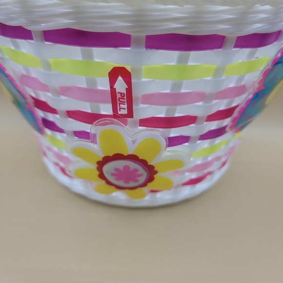 Schwinn Girls Bicycle Basket Light Up Flowers Motion Activated Kids Bike New - Picture 7 of 10